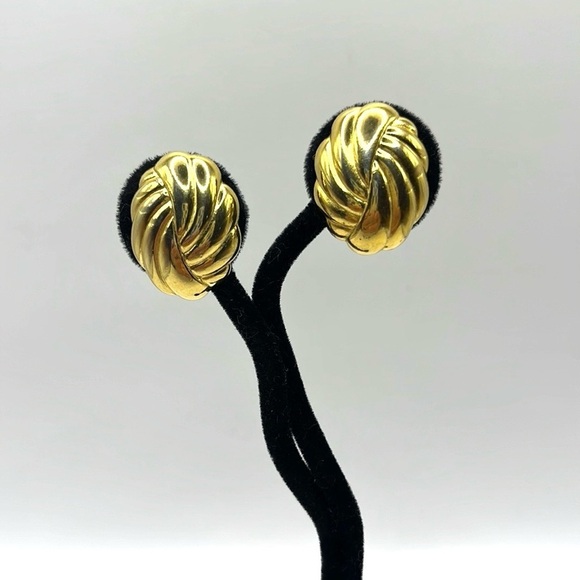 Trifari Gold Swirl Stud Clip on Earrings - Picture 1 of 11